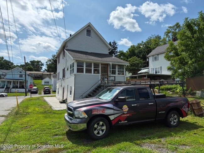 Building Photo - 530 Cayuga St