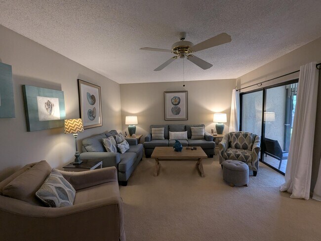 Building Photo - 16941 Waterbend Dr