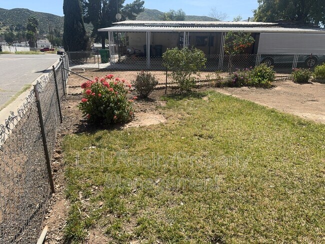 Foto del edificio - 25961 Leila Dr