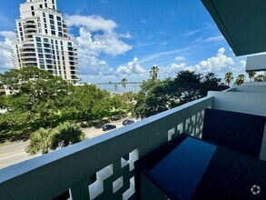 Building Photo - 2401 Bayshore Blvd