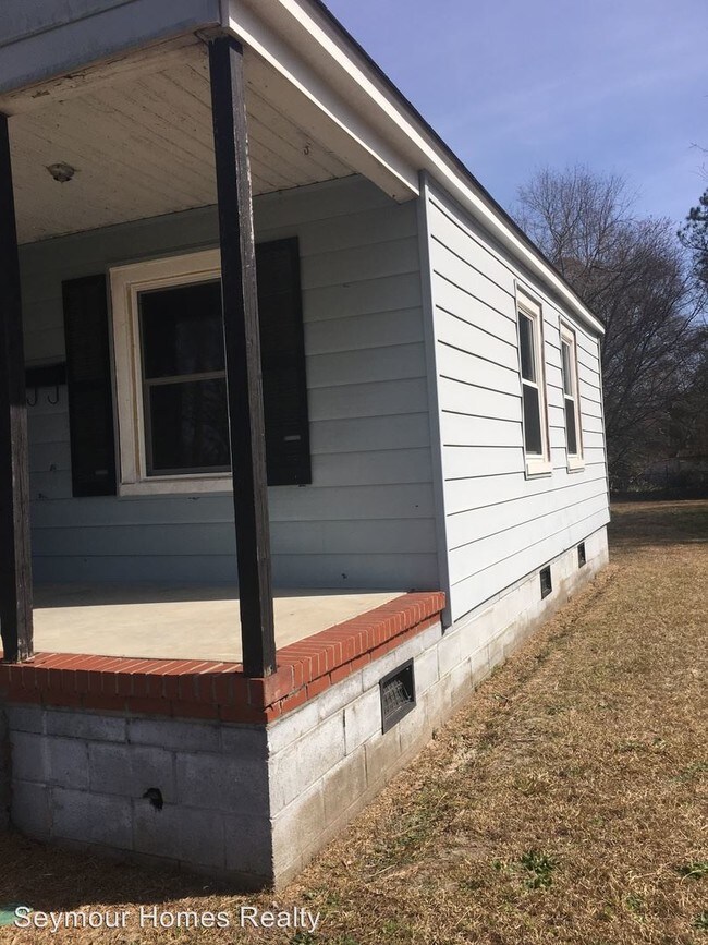 Building Photo - 2 br, 1 bath House - 505 S. Wooten Street