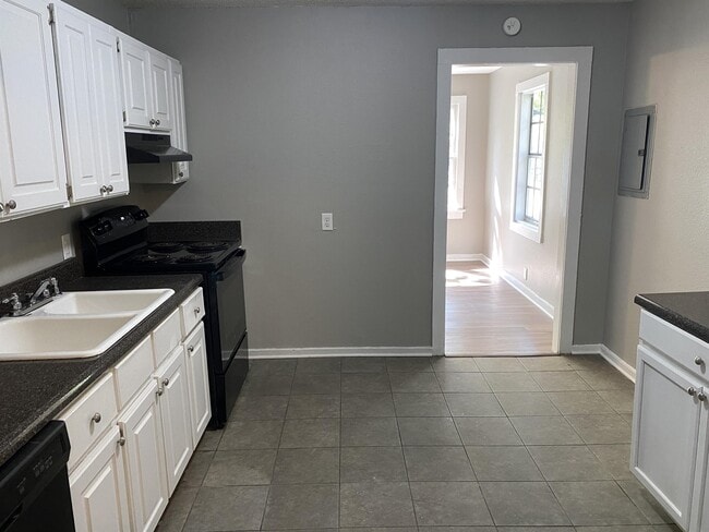 Building Photo - 3921 Brookmont Dr