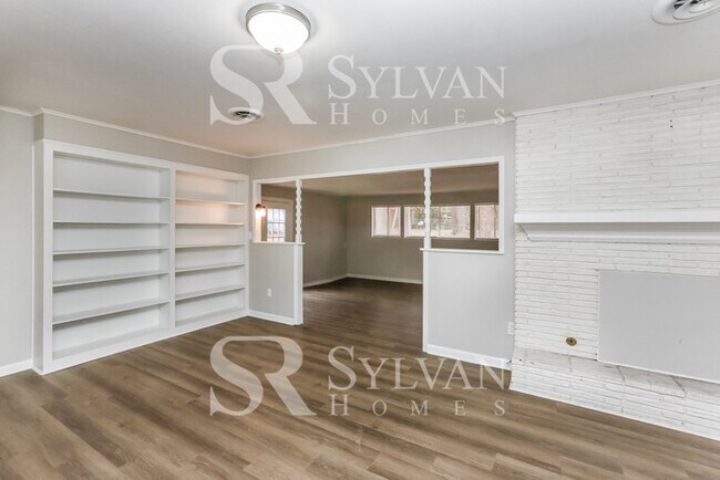 Building Photo - Beautiful Brick Ranch Home
