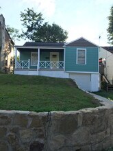 Building Photo - 227 Green Oak Dr