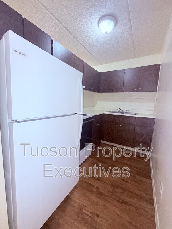 Building Photo - 20 N Leonora Ave