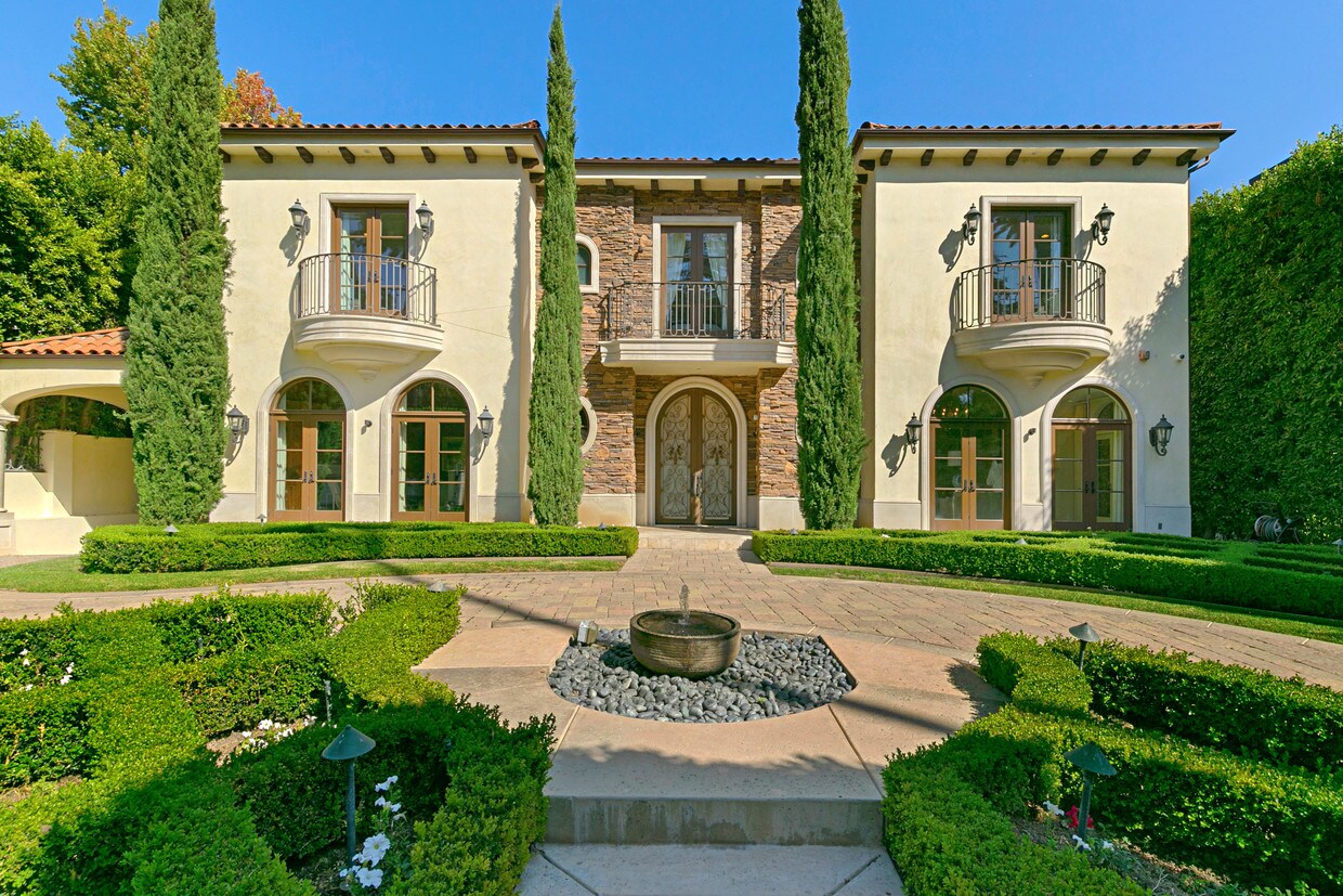 926 N Beverly Dr, Beverly Hills, CA 90210 House Rental in Beverly Hills, CA