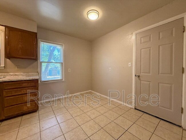 Building Photo - 3512 W 43rd Pl