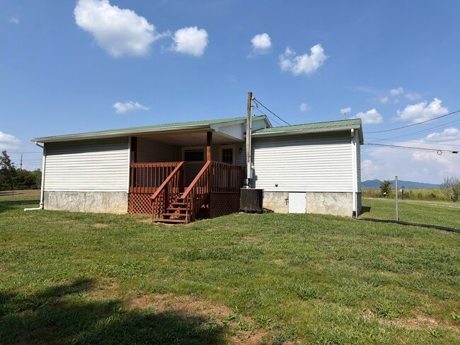 Building Photo - 611 Oak Hills Rd