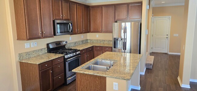 Foto del edificio - Beautifully maintained 2-bedroom, 2.5-bath with Loft • 1,504 sqft & 2-car garage.