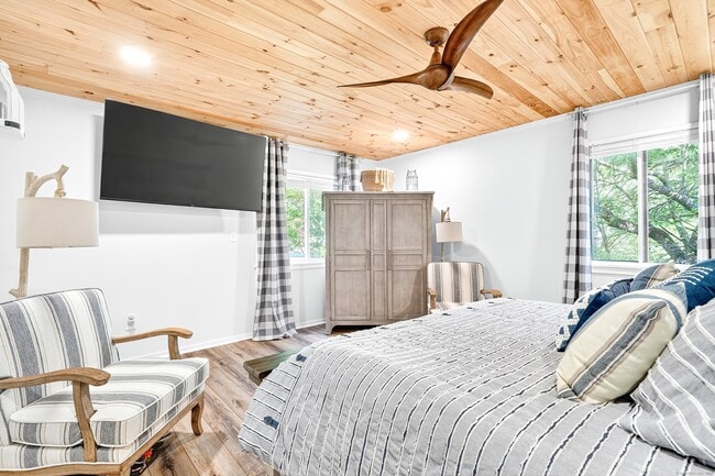 Building Photo - 401 Heritage Vlg