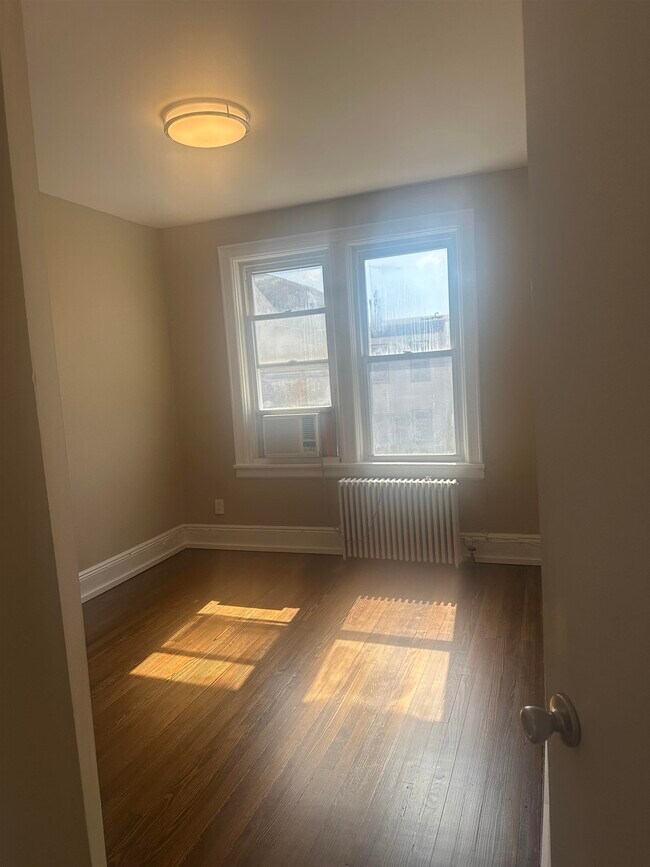Foto del edificio - 34 W 13th St