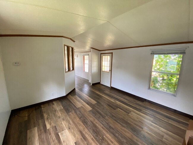 Building Photo - Mobile Home