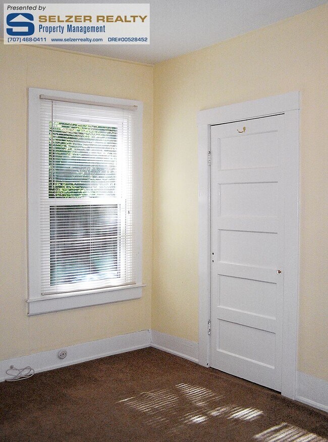 Building Photo - 1005 W Clay St