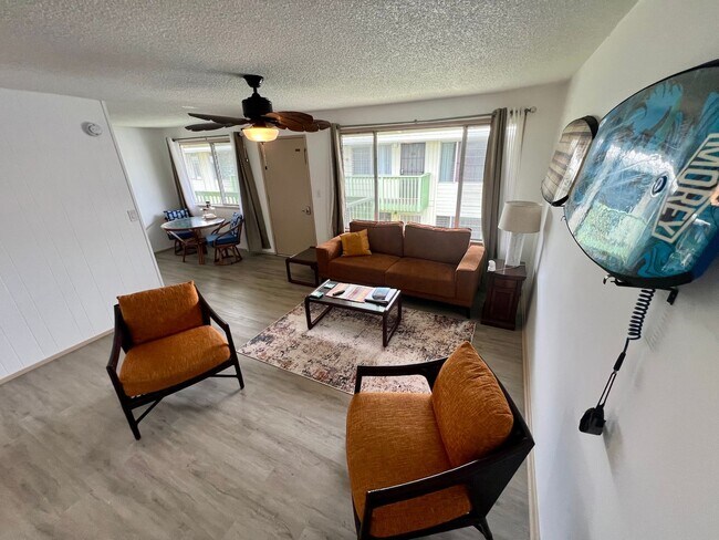 Building Photo - Fully Furnished 2 Bed, 1 Bath Condo – Prim...