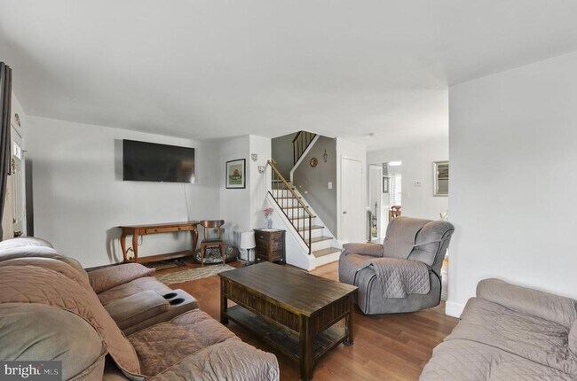 Foto del edificio - 6837 Cottingham Ln