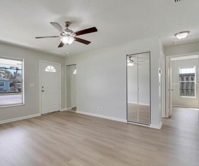Foto del edificio - 8810 SE Hobe Ridge Ave
