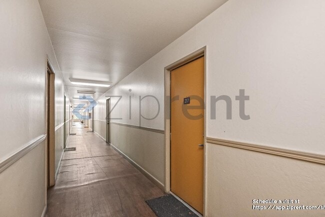 Building Photo - 100 Village Dr