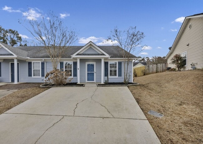 Building Photo - CHAPIN SCHOOLS! RENOVATED TWO BEDROOM
