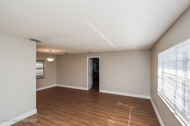 Foto del edificio - 1298 Robbinswood Dr