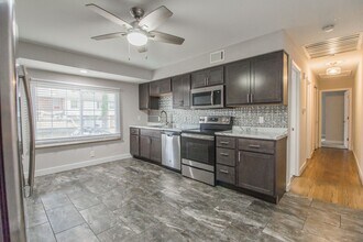 Building Photo - 2392 Ridgecrest Dr