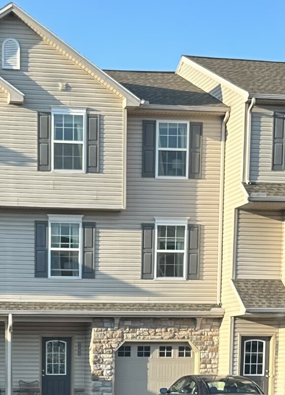 Primary Photo - 6205 Addison Dr