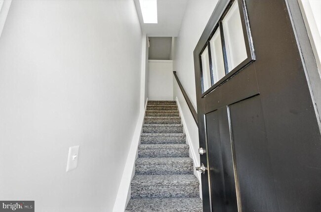 Foto del edificio - 19510 VILLAGE Walk