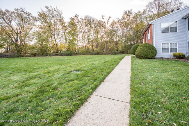 Building Photo - 705 Zlotkin Cir