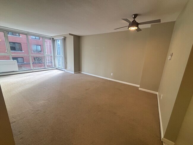 Photo du bâtiment - 5A-199 Drake Street