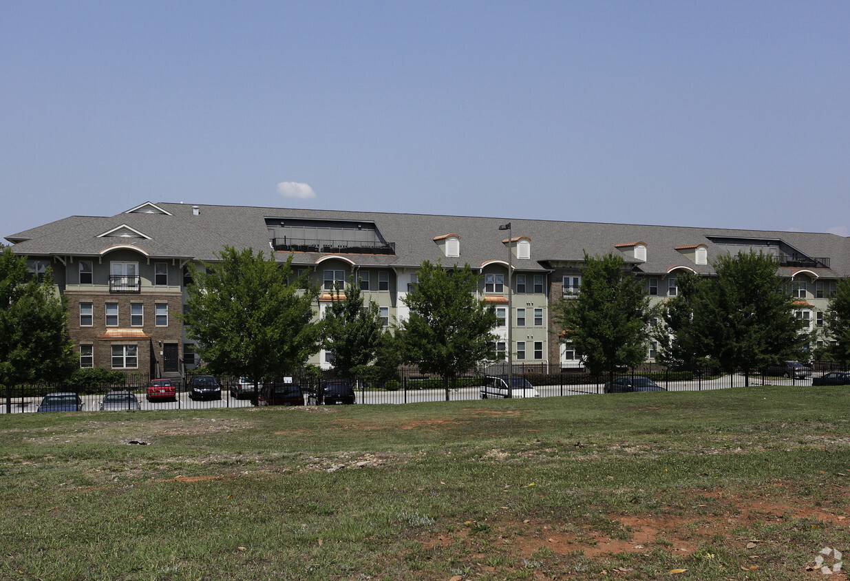 Building Photo - Veranda at Collegetown - 62+ SENIOR COMMUNITY