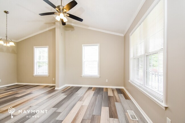 Foto del edificio - 4819 Shady Pine Dr