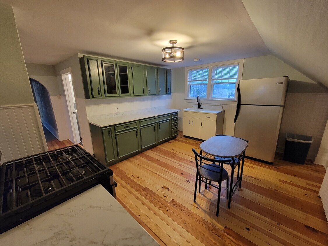 239 10th St Unit 2, Manistee, MI 49660 Apartments in Manistee, MI