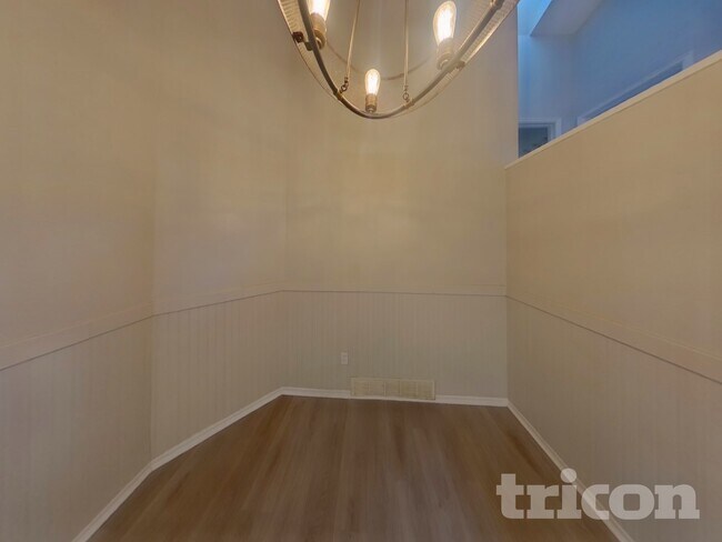 Foto del edificio - 3469 Hunterwood Dr