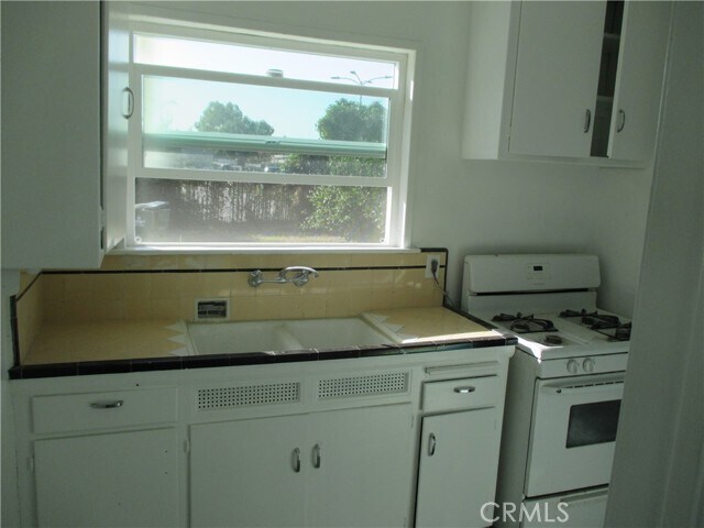 Foto del edificio - 424 E Arbor Vitae St