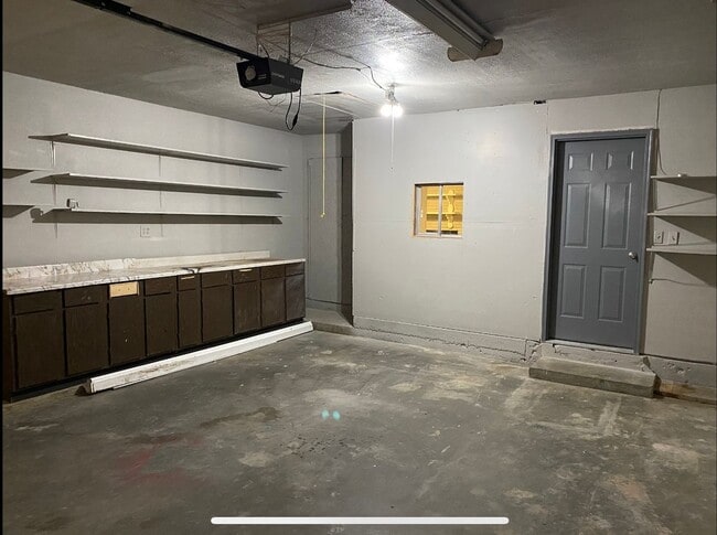 Foto del edificio - Nice 4 bed 2 bath home for rent!!