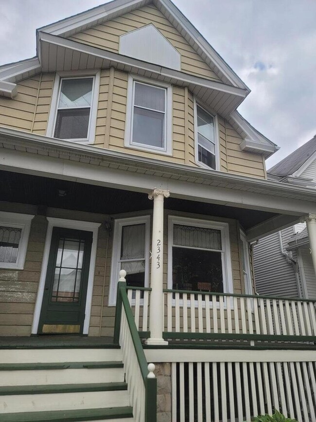 Building Photo - 2343 N Lawndale Ave