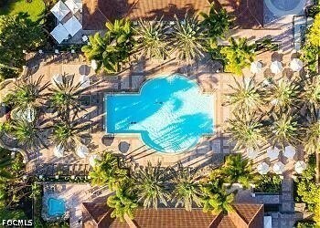 Foto del edificio - 5000 Royal Shores Dr