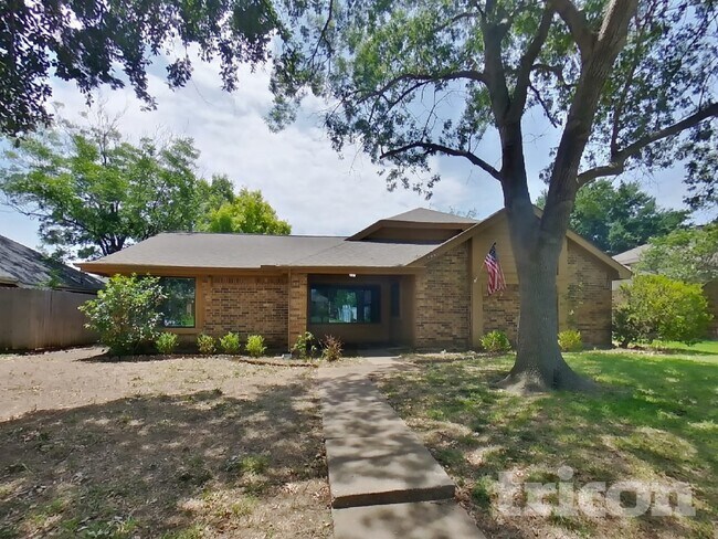 Foto del edificio - 708 Wedgegate Dr