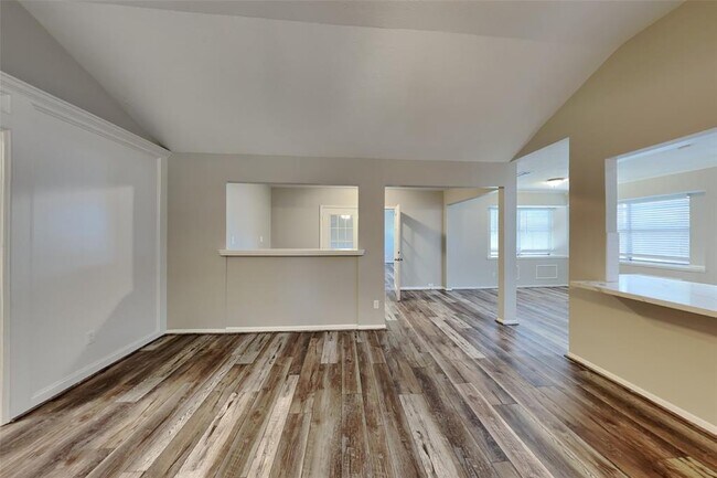 Building Photo - 15022 Ringfield Dr