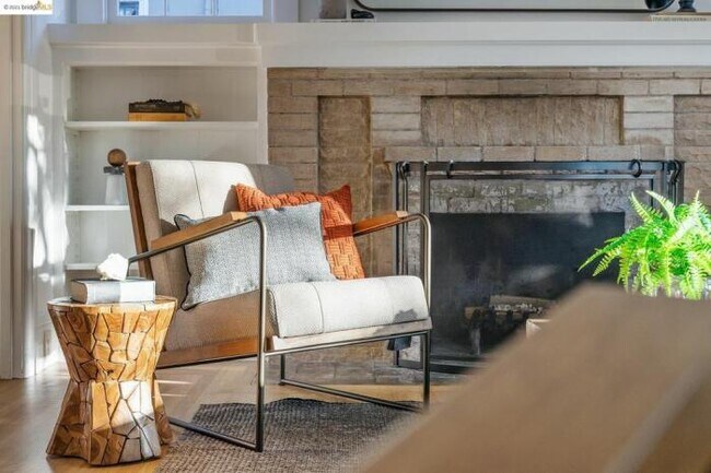 Foto del edificio - 3 bedroom in Oakland CA 94618