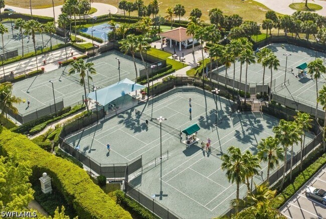 Foto del edificio - 10040 Valiant Ct