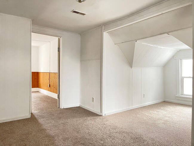 Building Photo - 2123 Ave A