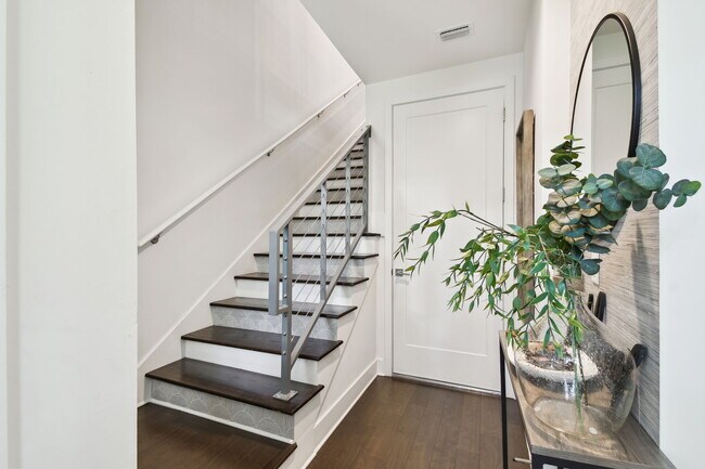 Foto del edificio - 3100 W Paul Ave