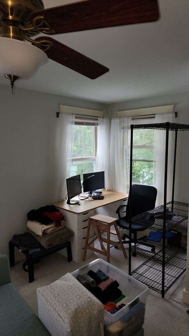 Foto del edificio - 64 Kimbark Rd