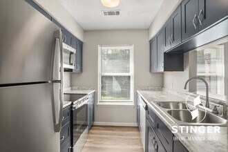 Building Photo - 31 Harding St