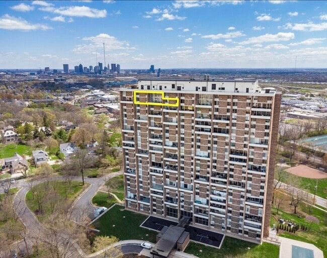 Building Photo - 1000 Urlin Ave