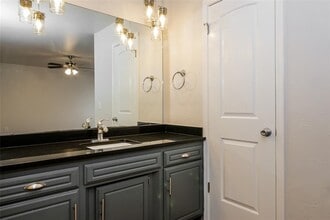 Building Photo - 3412 Prairie Ave