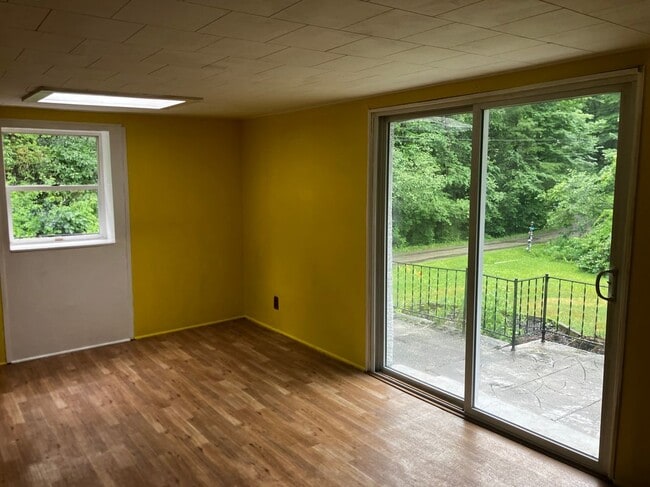 Building Photo - 335 Taylor Brook Rd