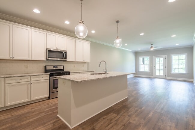 Foto del edificio - New Construction in Rosemary Gate Community