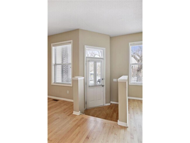 Building Photo - 325 W River Pkwy
