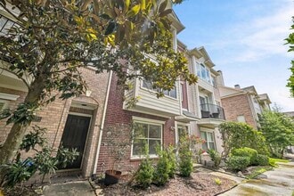 Building Photo - 2913 Crawford St
